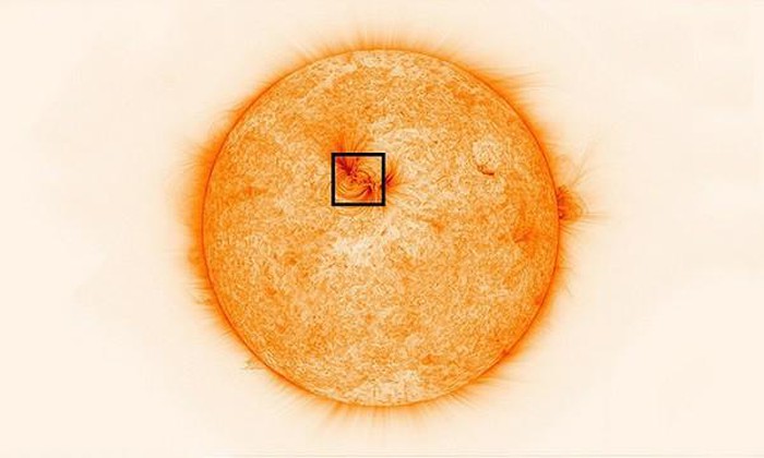 1650291567163028063.jpg mysterious-black-objects-appear-in-nasa-sun-photos-picture-8-aquFE9j4L.jpg